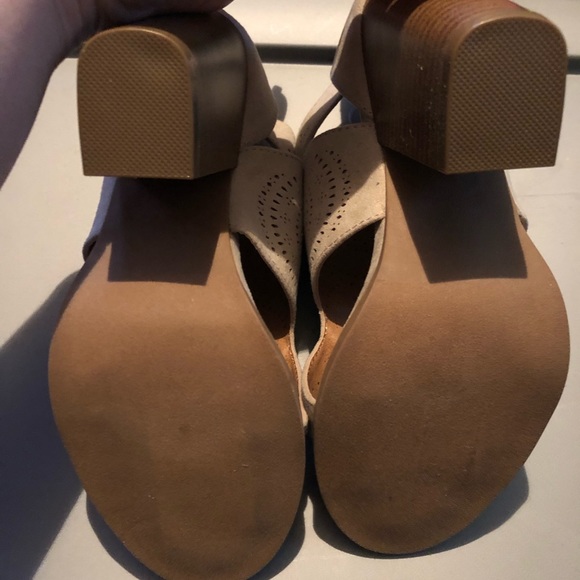 BNIB adorable sandals - Picture 4 of 6